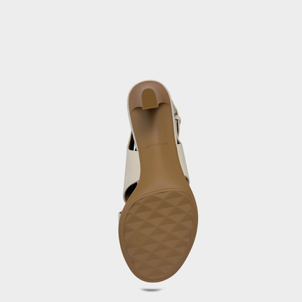 Detailed view of the signature Aerosoles Diamond Flex rubber outsole, designed for non-slip traction and shock absorption.