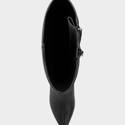 Eliel in Black